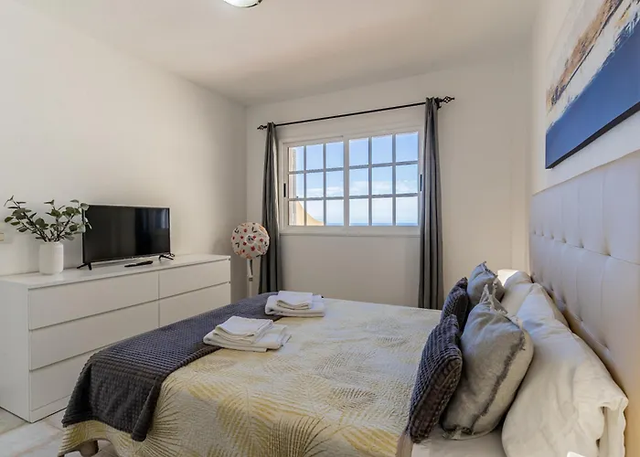 Penthouse With Panoramic Ocean Views & Terrace In Torviscas