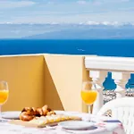 Penthouse With Panoramic Ocean Views & Terrace In Torviscas Apartmán *