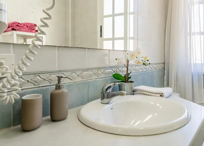 Penthouse With Ocean Views - Torviscas Адехе