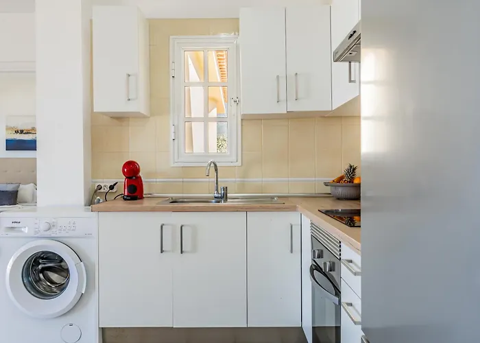 Penthouse With Ocean Views - Torviscas Апартаменти *